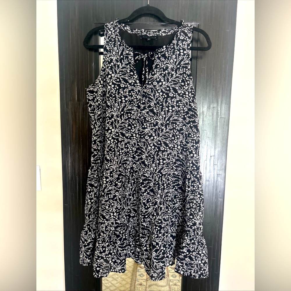 Sanctuary Sleeveless Dress Black And White Floral Knee Ruffle Hem Sz S Boho
